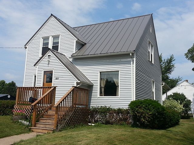2nd image of 132 W Maple St