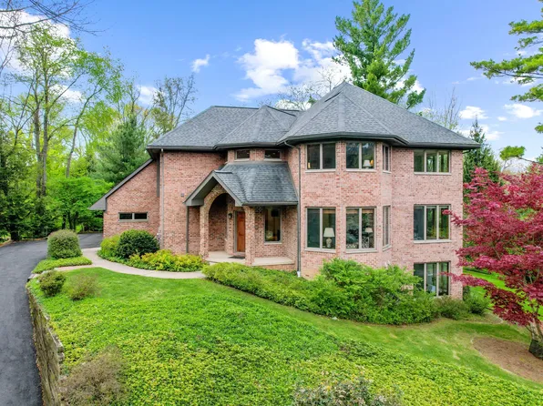 445 Huntington Dr, Ann Arbor, MI 48104
