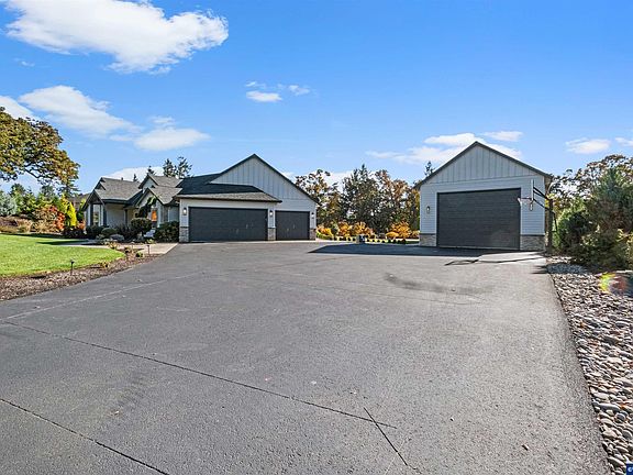 2nd image of 8478 Valley Way SE