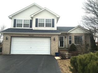 26523 W Stonebriar Way, Channahon, IL 60410