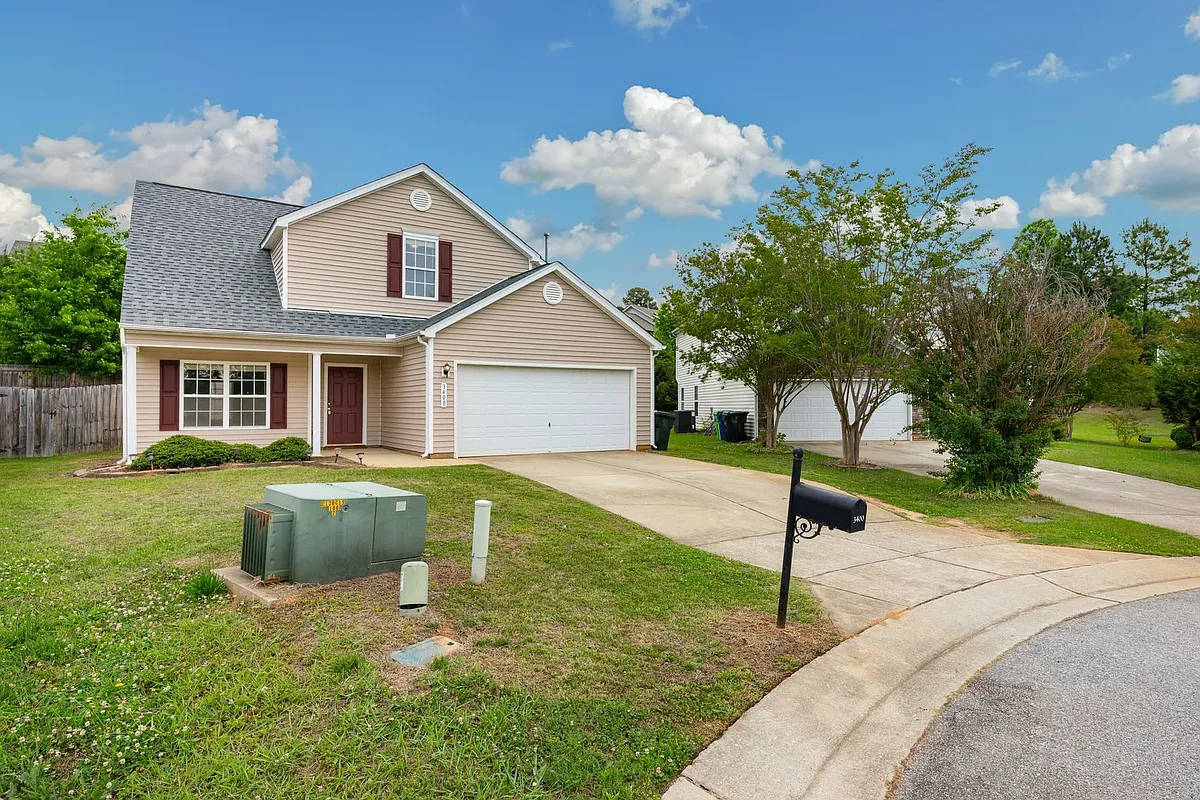 Building Photo - 3400 Rocket Ct
