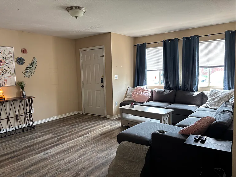 433 Lake Highland Dr — Photo 6