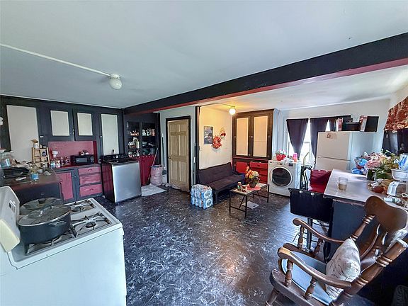 3rd image of 53 Griswold St