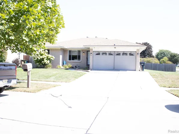 39540 Crystal Dr, Sterling Heights, MI 48310