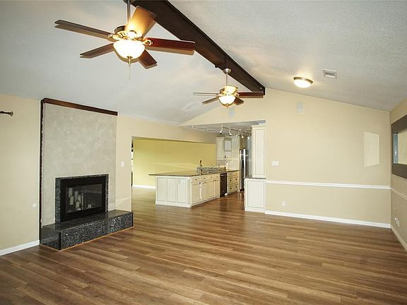 2nd image of 2116 Barton Dr