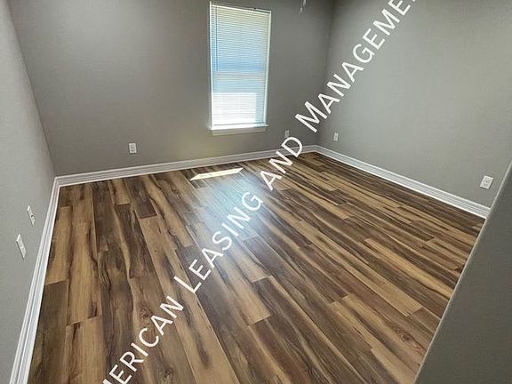 4th image of 131 8th Ave #B