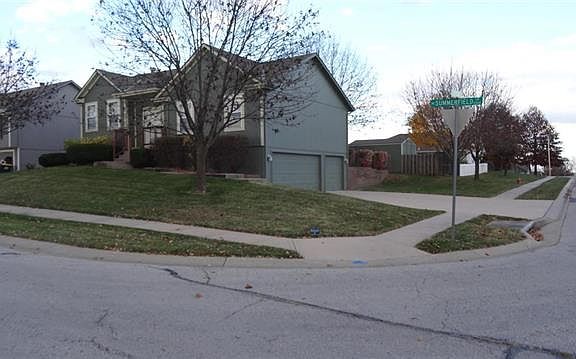 3rd image of 2300 NE Summerfield Dr