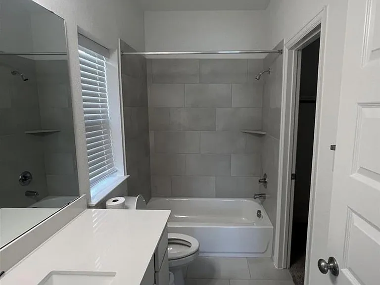 7206 Cordgrass Prairie Ln — Photo 8