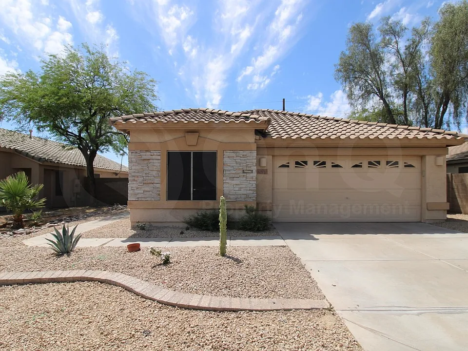 624 S 108th Pl