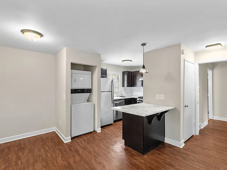 Wesley Apartments — Photo 17