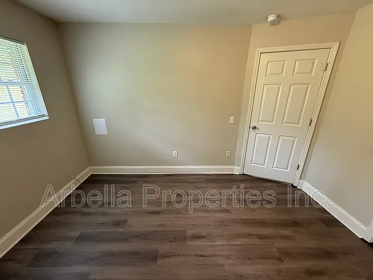 133 Walker St — Photo 13