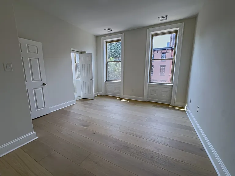 1703 Green St #4 — Photo 25