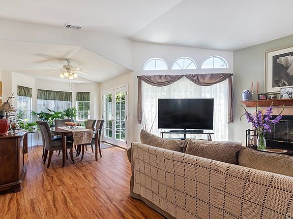 5th image of 880 Alina Ln