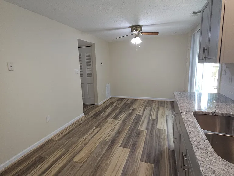 10960 Greenaire Pl — Photo 2