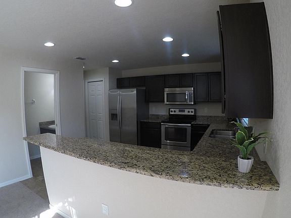 4th image of 205 Woodknoll Pl