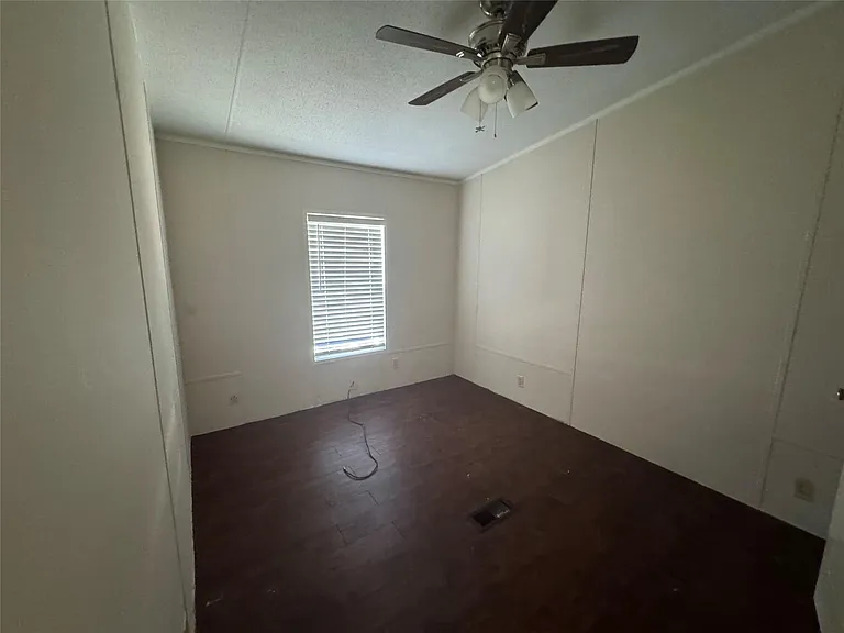 16415 Tamra Ct — Photo 33
