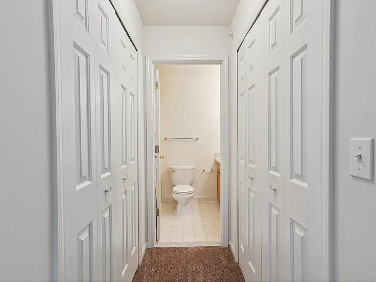 Two Bedroom B - 2 Bed / 2 Bath - 865 Sq.Ft.