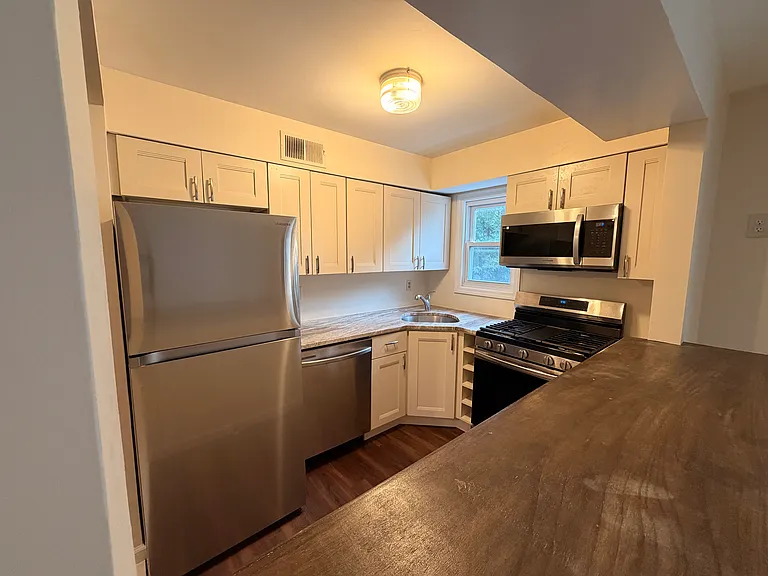 349 Gorge Rd #2 — Photo 7