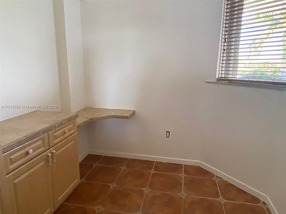 5th image of 2370 NE 135th St APT 404