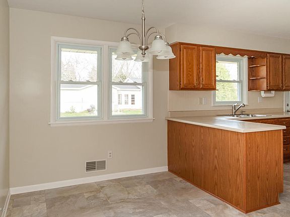 4th image of 171 Downey Dr