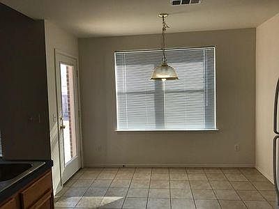 3rd image of 206 Windy Knoll Ln