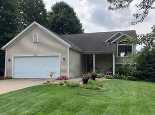 7060 Sunset Dr, Allendale, MI 49401