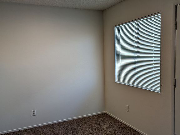 5th image of 473 Rexford Dr #1