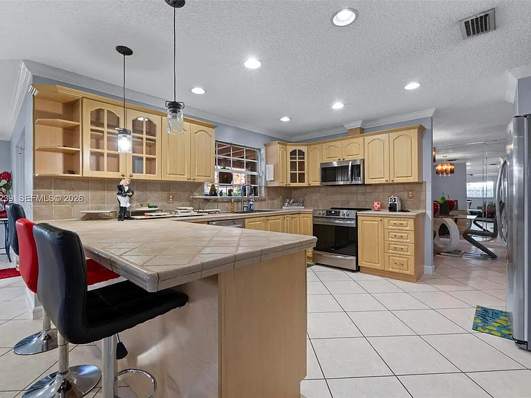 14012 SW 38th Ter — Photo 16