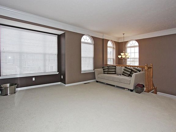 2nd image of 6933 Vistamere Way