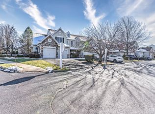 4 Hancock Ct, Basking Ridge, NJ 07920
