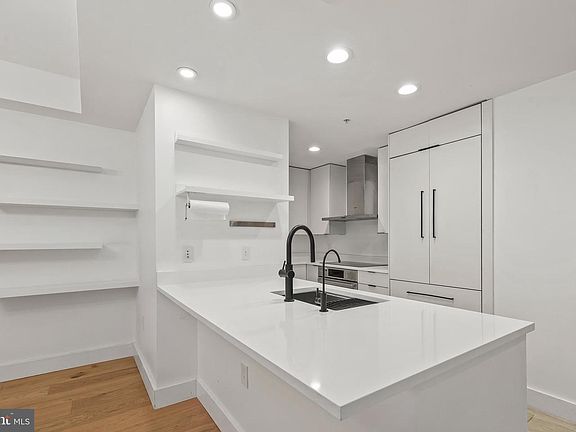 3rd image of 11990 Market St Unit 704