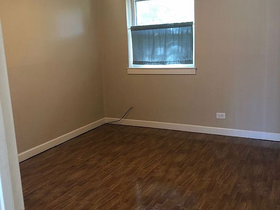 5th image of 307 W Main St