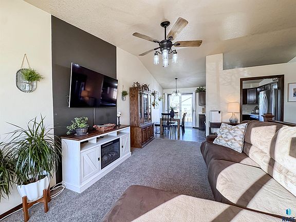 5th image of 4008 W 92nd St
