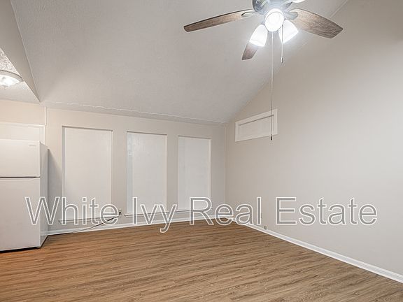 4th image of 74 Westwood Dr W