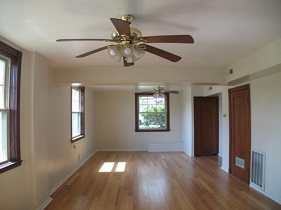 5th image of 818 W Moss Ave APT A1