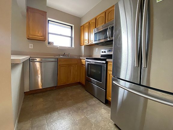 4th image of 1345 Broadway #B21