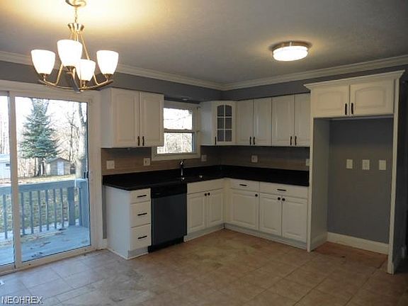 4th image of 2110 Apple Dr