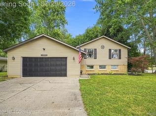 11869 Terrace Dr, Grand Blanc, MI 48439