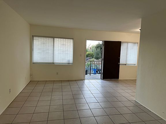 2nd image of 2931 Lincoln Park Ave #7