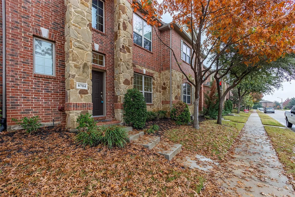 Building Photo - 8704 Iron Horse Dr