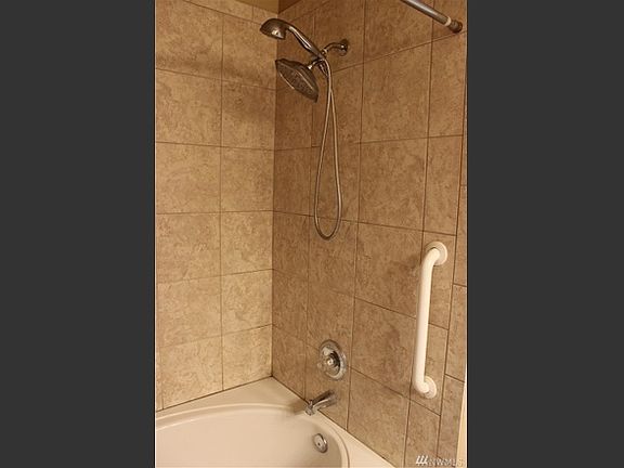 5th image of 13122 89th Ave E