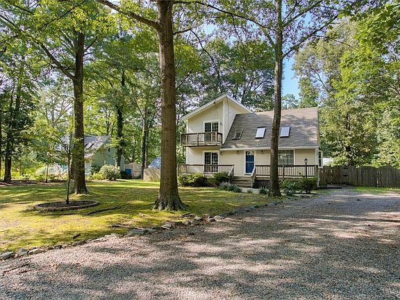3rd image of 10324 Genlou Rd