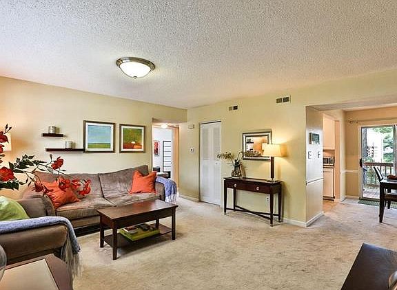 3rd image of 8902 N Swan Cir