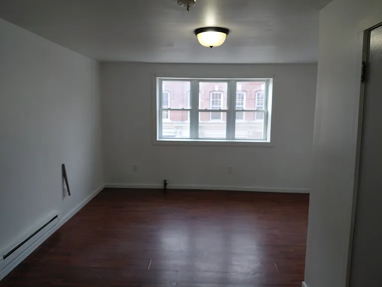 10 W Fulton St #1 — Photo 4