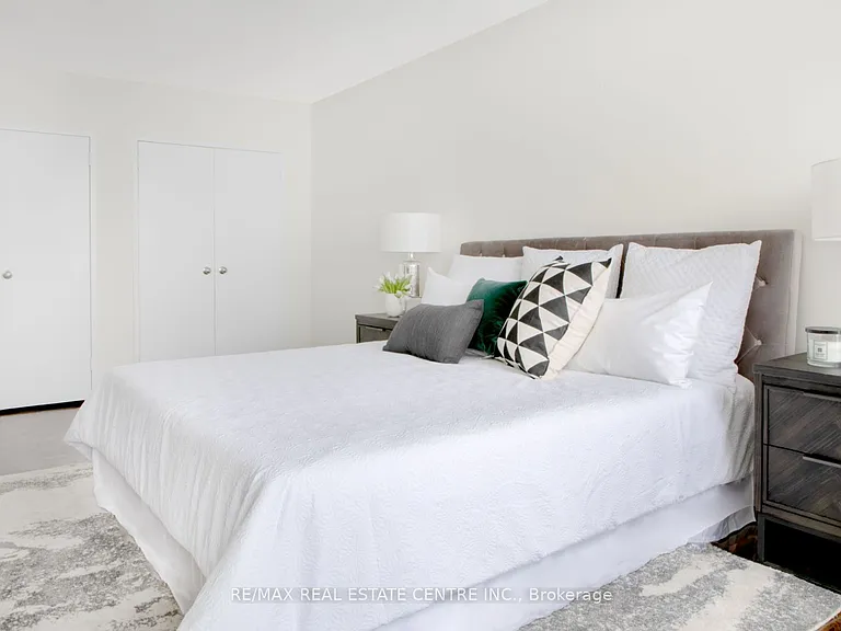 50 Graydon Hall Dr #1206 — Photo 16