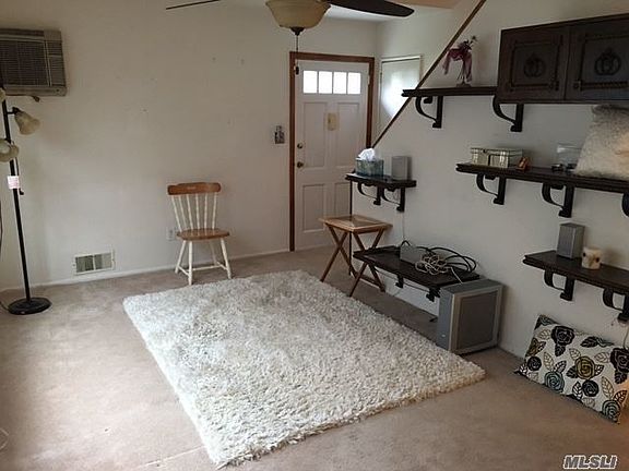 3rd image of 10 Crystal Ln