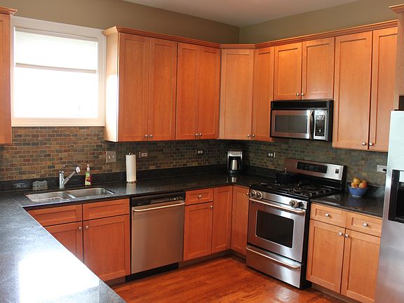 3rd image of 4210 N California Ave APT 2S