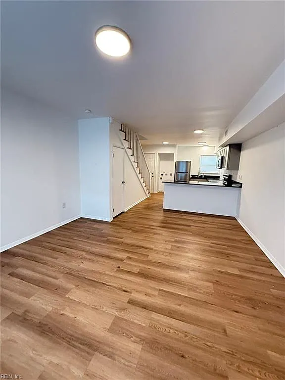 319 Main ST — Photo 4