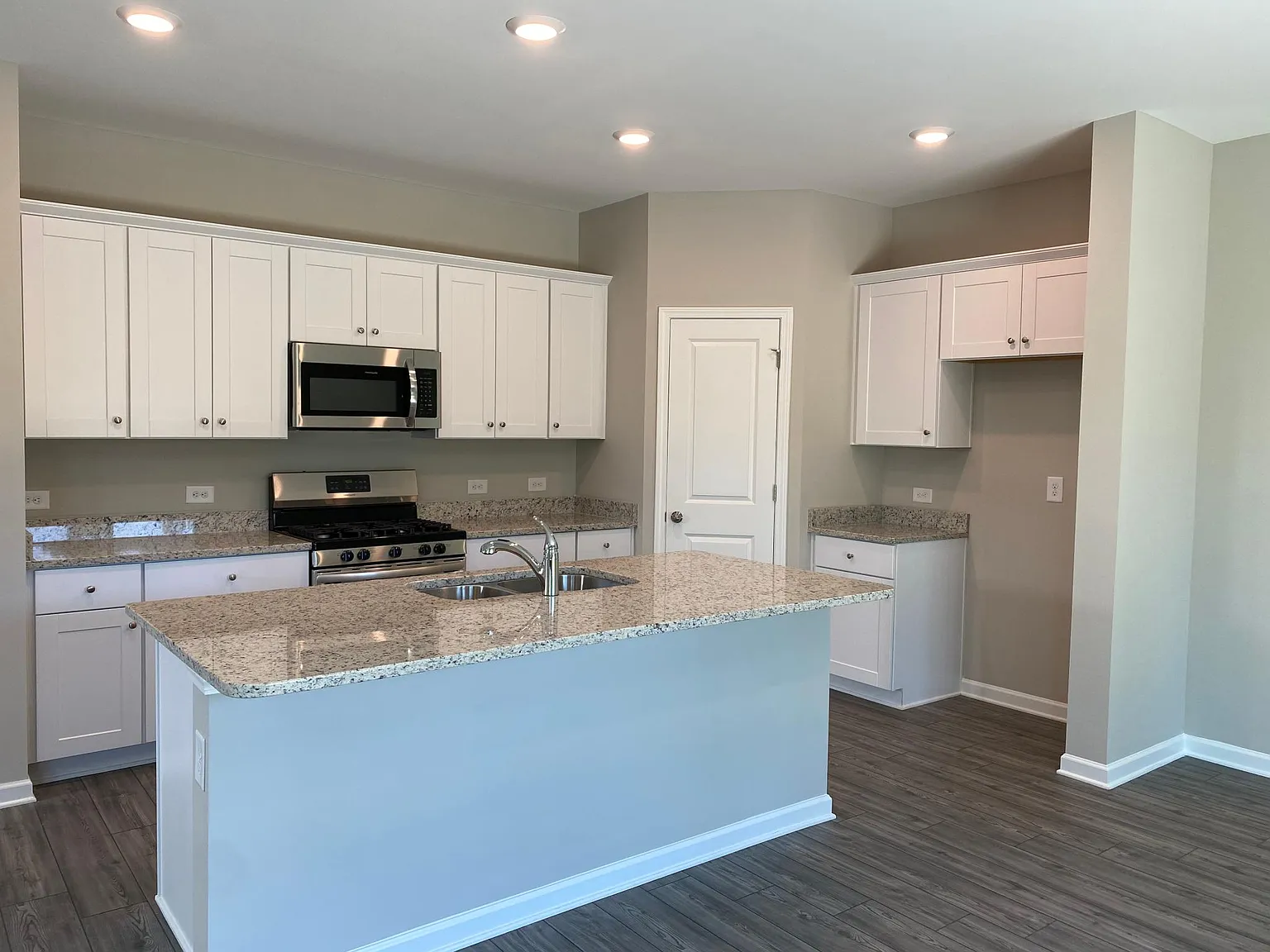 4 bed, 1850 sqft, $2,250 — Photo 3