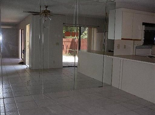 5th image of 2829 SW 11th Pl N